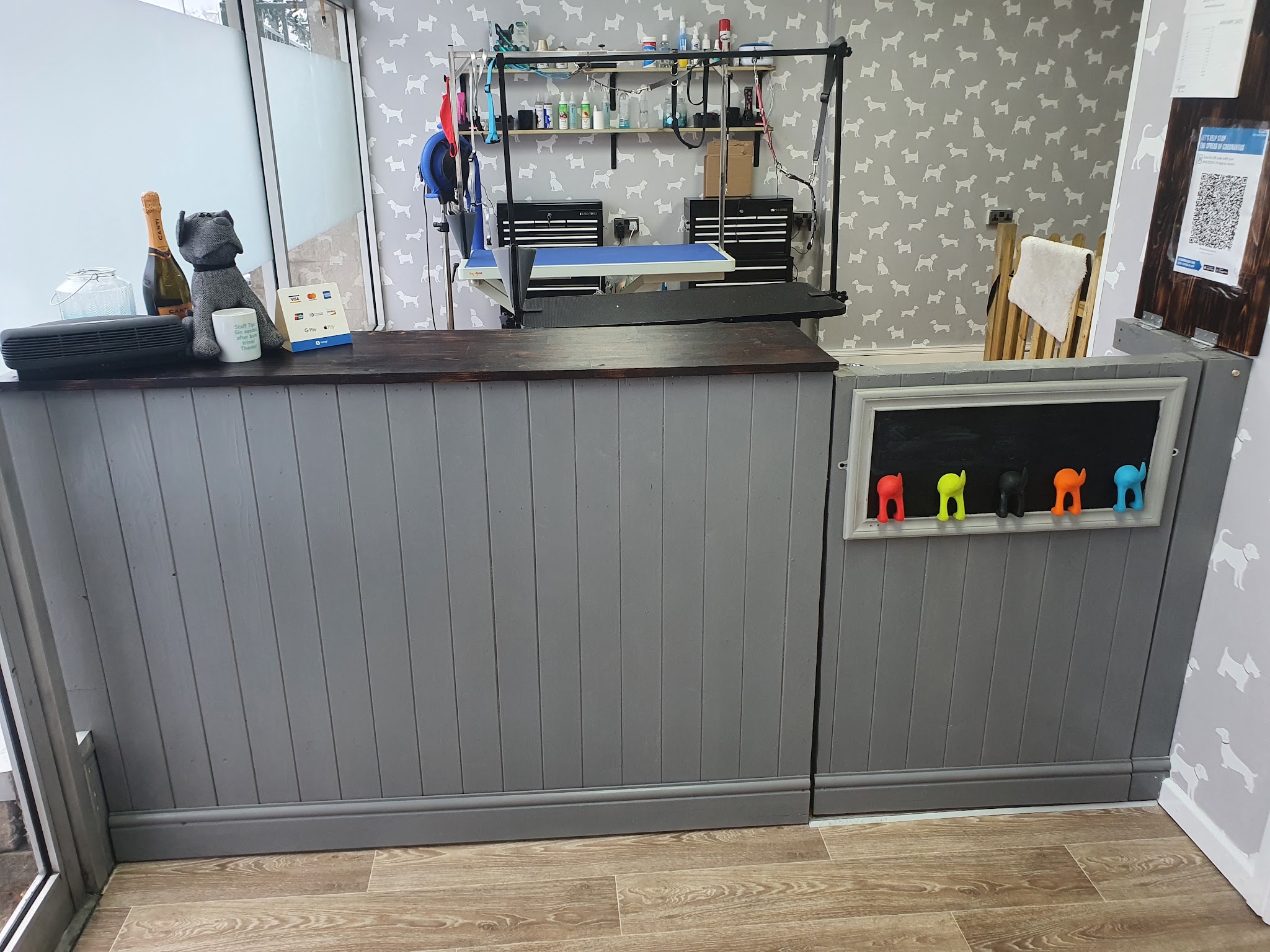 The Woof and Ready reception and grooming space